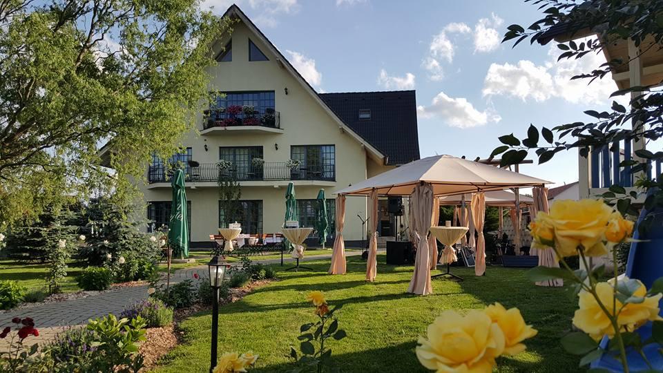 Villa Westfalia Guest House Tîrgu Secuiesc Exteriör bild